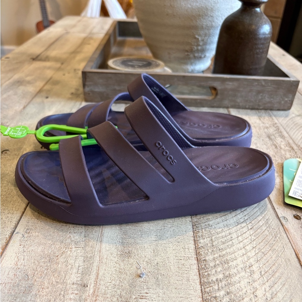 Crocs Women’s Purple Slip-On Strappy Sandals - Picture 2 of 3